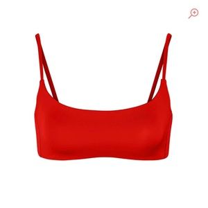 Left on Friday “pool days top” in sweet chili